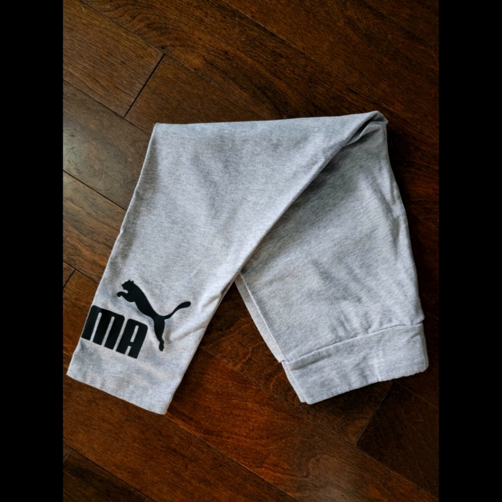Puma Grey Cropped Leggings. Size M